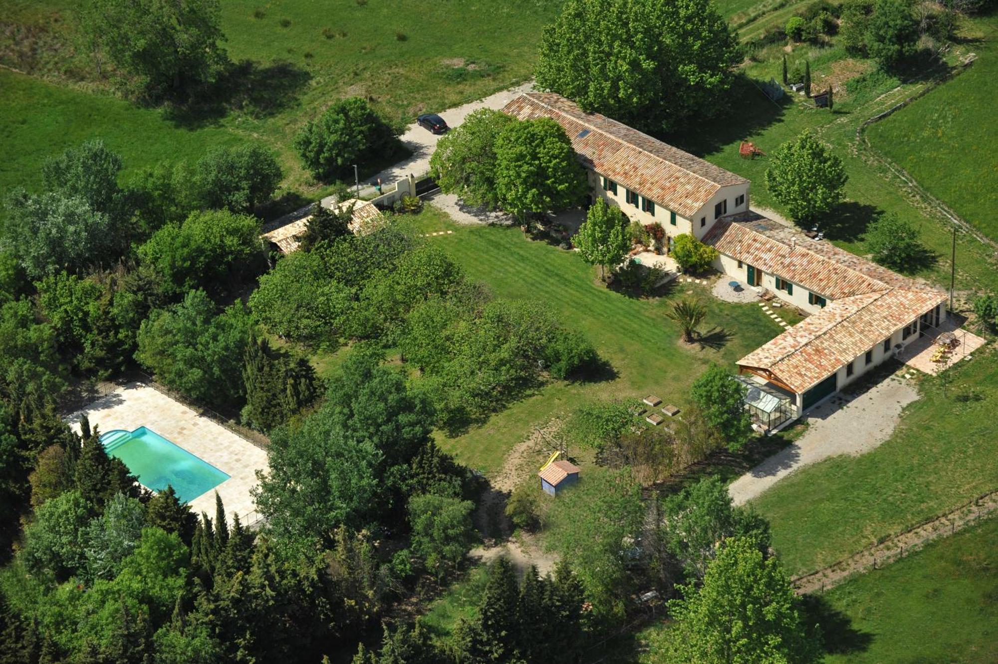 Gites Domaine Des Machottes Grans Exteriér fotografie